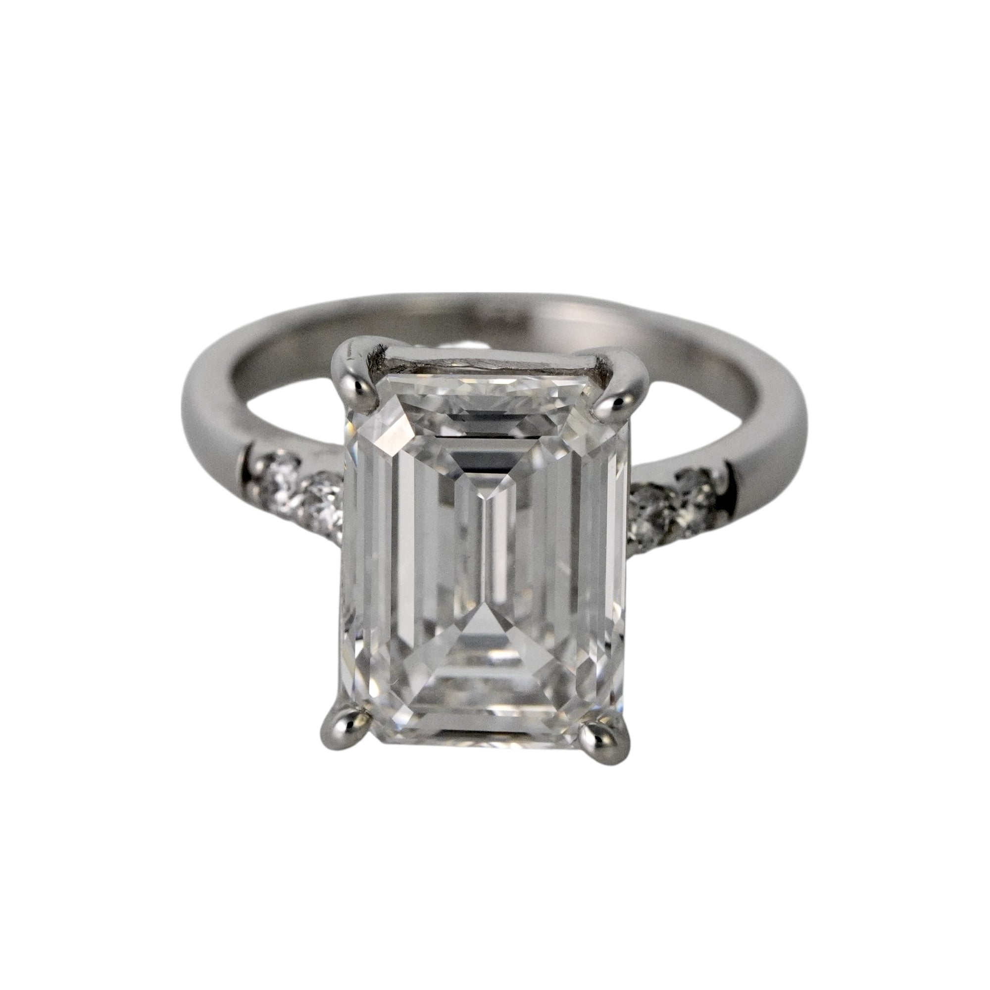 5ct エメラルドカットダイヤモンドリング