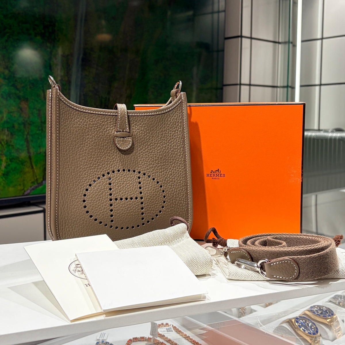 HERMES エルメス エヴリン TPM トリマン・クレヨン エトゥープ G刻印 シルバー金具