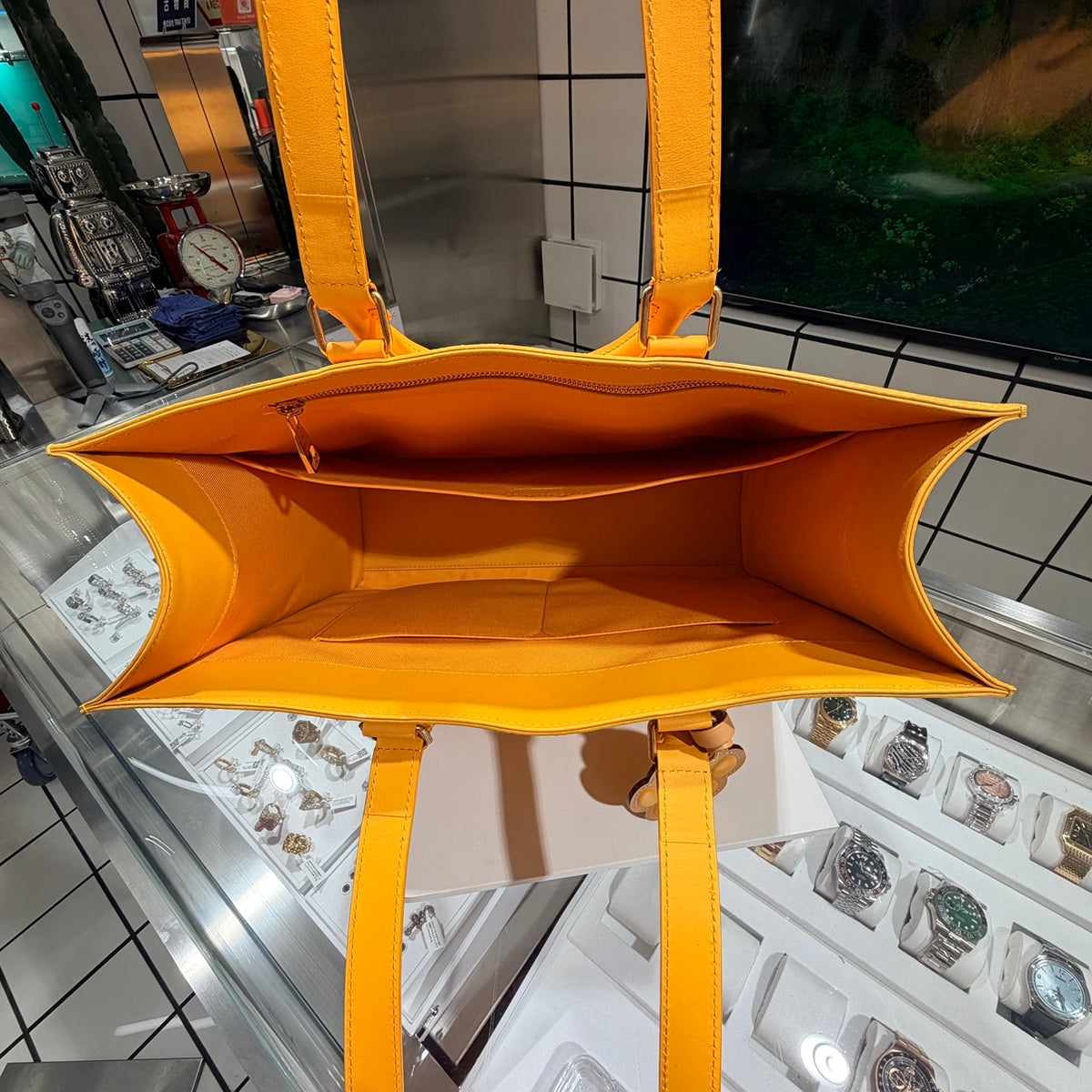 LOUIS VUITTON ルイヴィトン サックプラ 24H PVC レザー イエロー