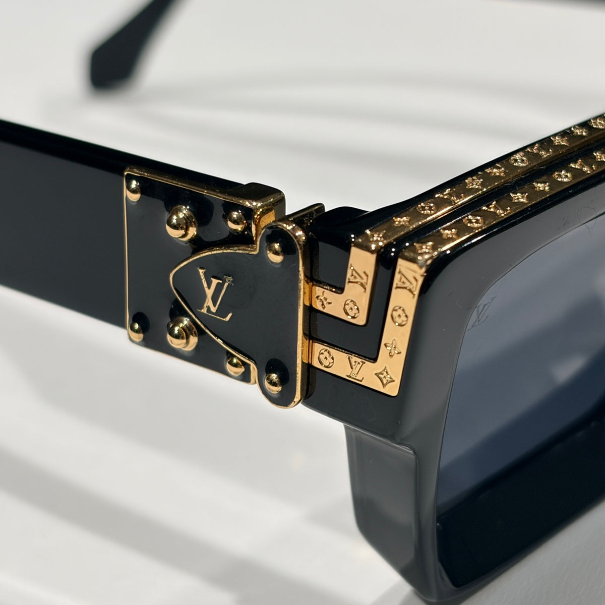 LOUIS VUITTON ルイヴィトン 1.1 ミリオネア スクエア サングラス