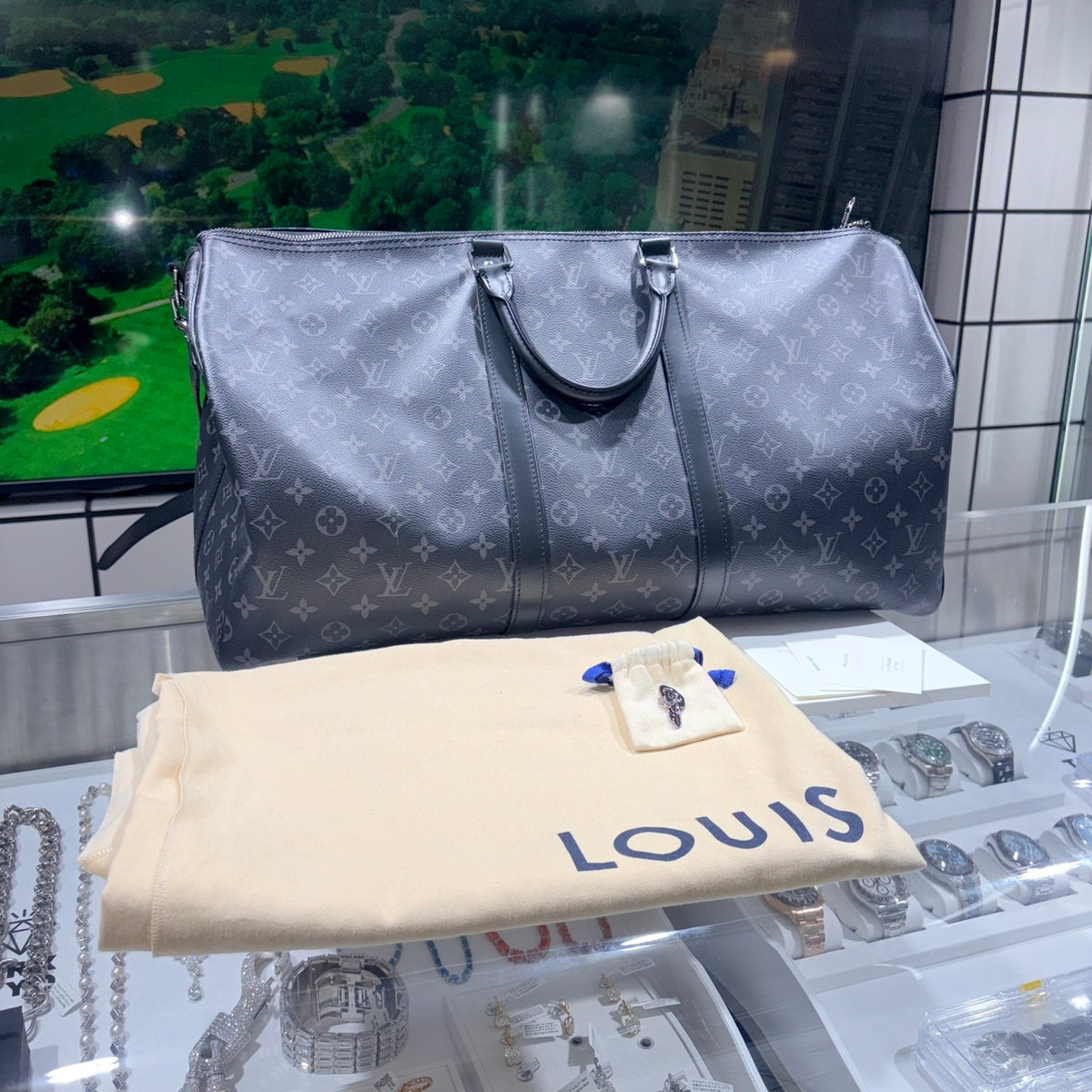 LOUIS VUITTON ルイヴィトン キーポル ・バンドリエール 55 ブラック モノグラム・エクリプス
