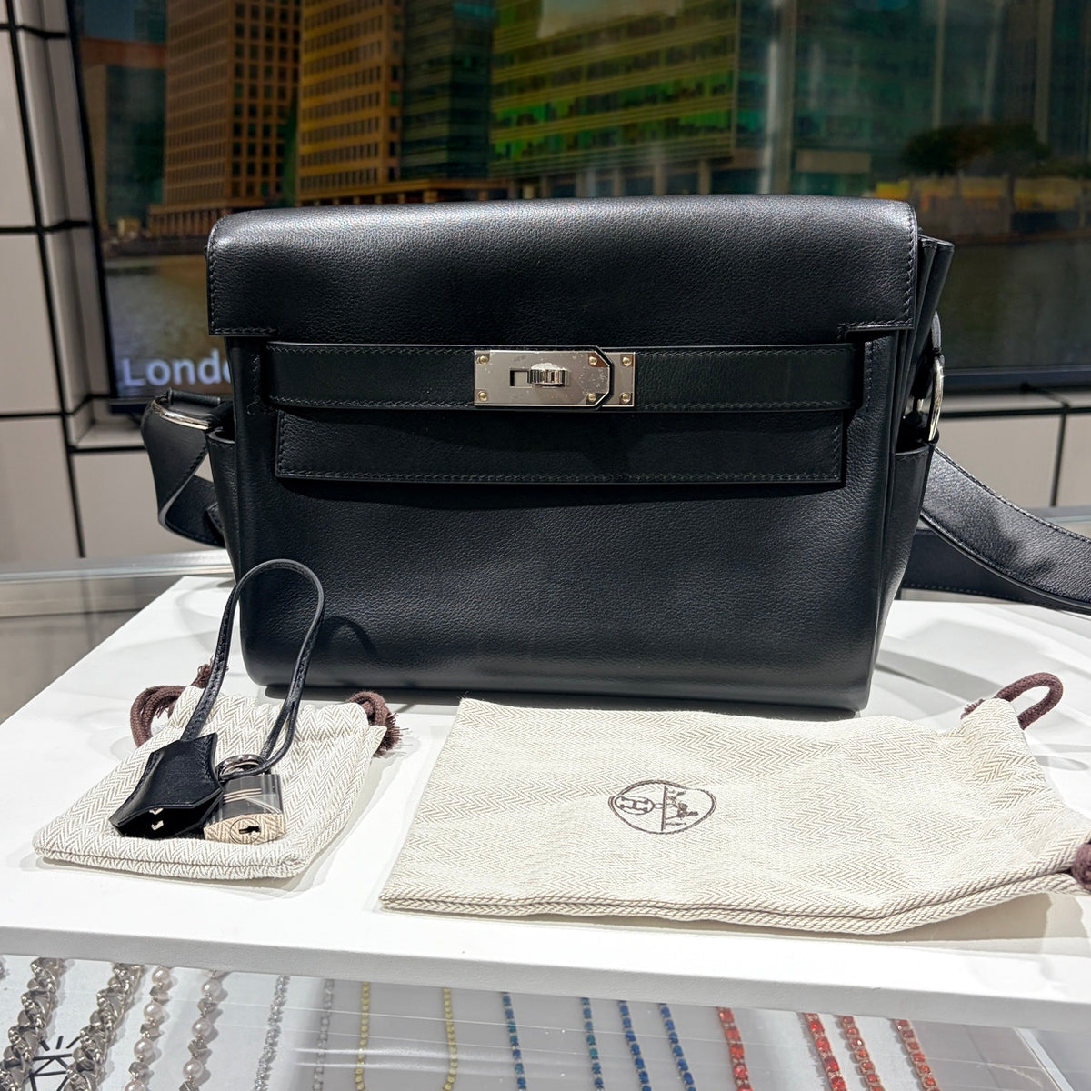 HERMES エルメス ケリー メッセンジャー PM シルバー金具 ノアール K刻印