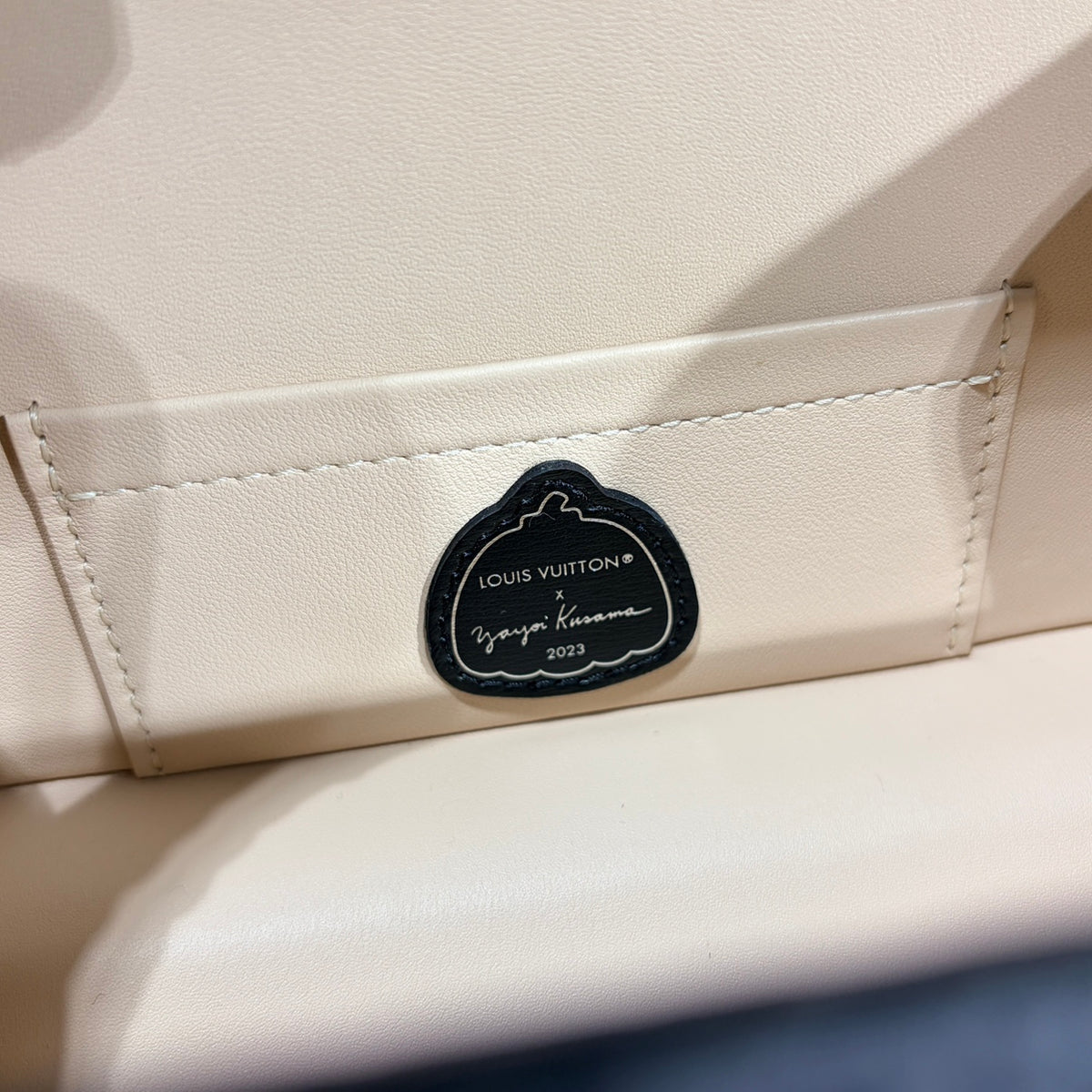 LOUIS VUITTON ルイヴィトン LV × YK プティット・マル ペインティッド ドット 2023