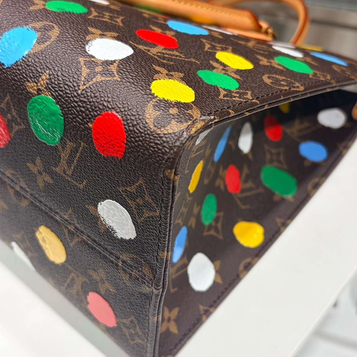 LOUIS VUITTON ルイヴィトン LV×YK オンザゴー MM ペインティッド ドット