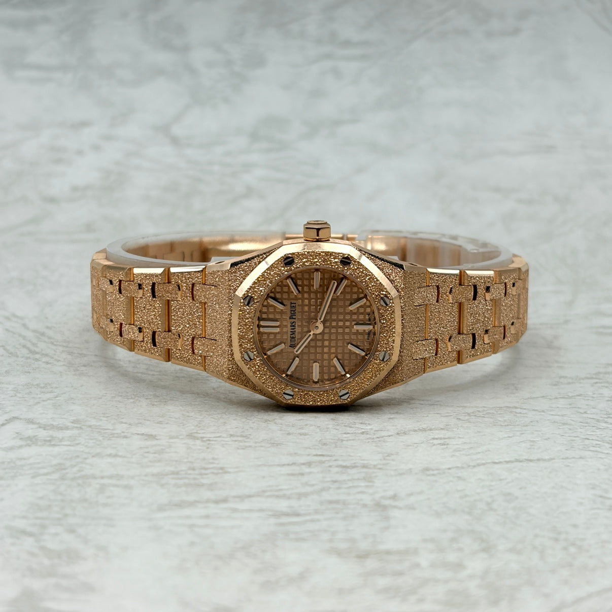 AUDEMARS PIGUET オーデマピゲ ロイヤルオーク ミニ フロステッドゴールド 67630OR.GG.1312OR.01-C