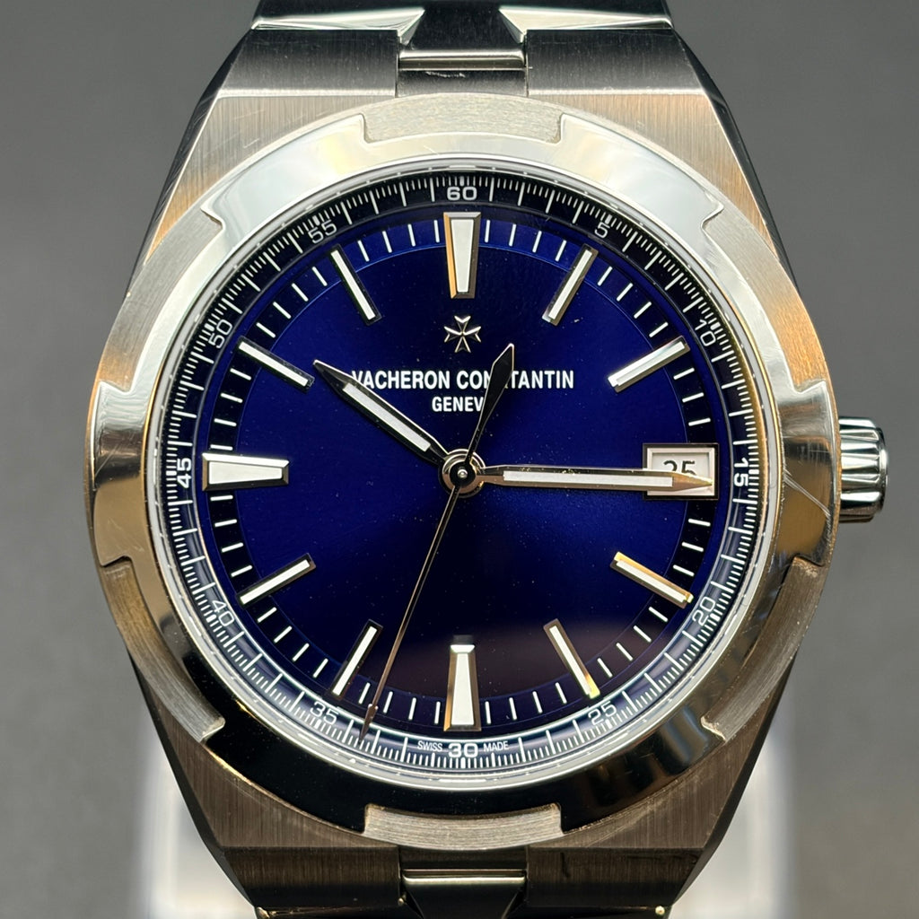 VACHERON CONSTANTIN ヴァシュロン・コンスタンタン オーヴァーシーズ 4520V/210A-B128