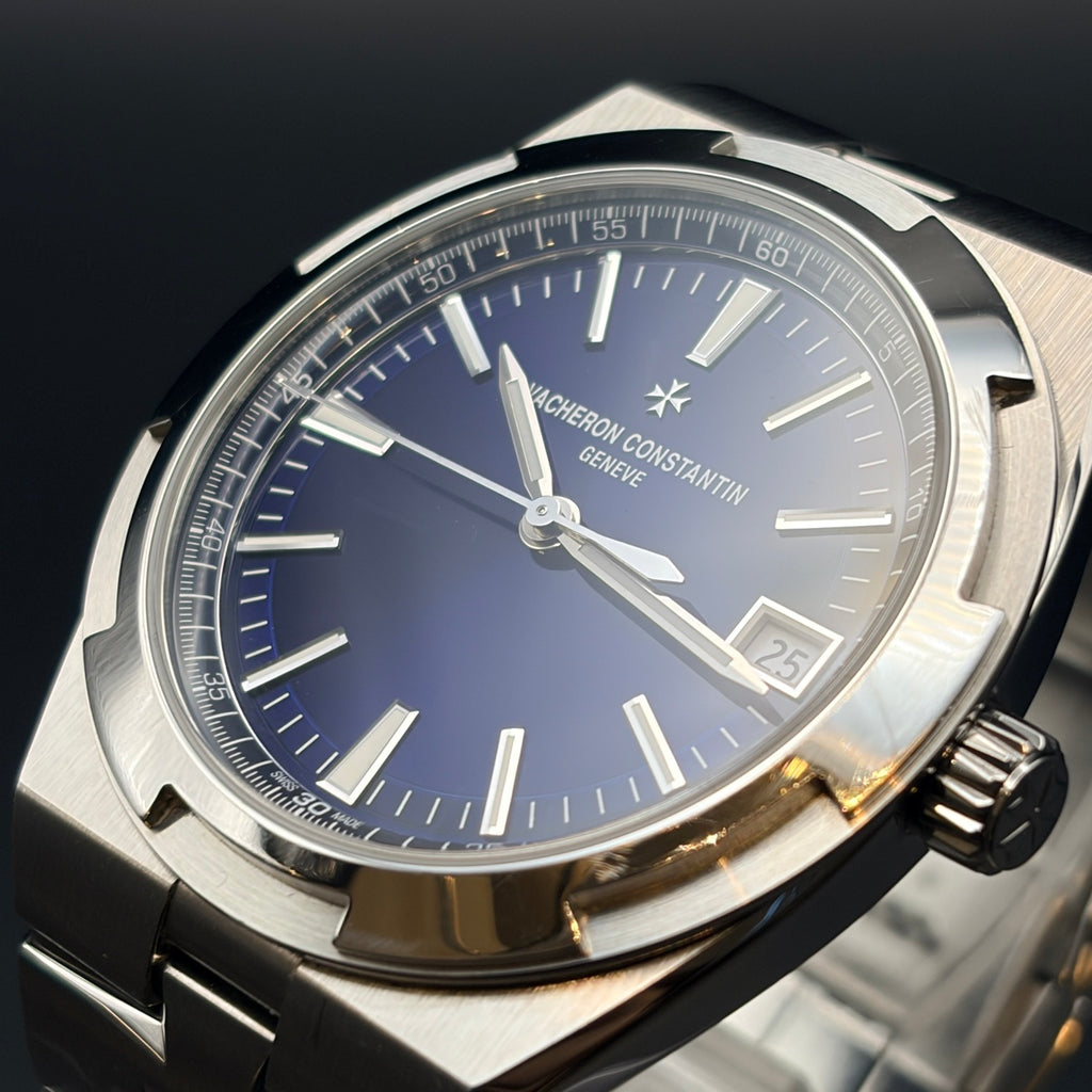 VACHERON CONSTANTIN ヴァシュロン・コンスタンタン オーヴァーシーズ 4520V/210A-B128