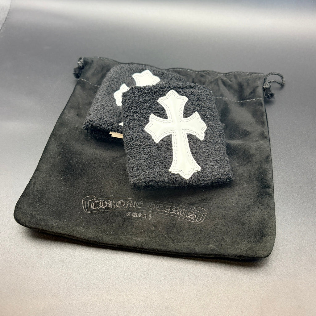 CHROME HEARTS クロムハーツ リストバンド クロスパッチ ブラック パテントレザー