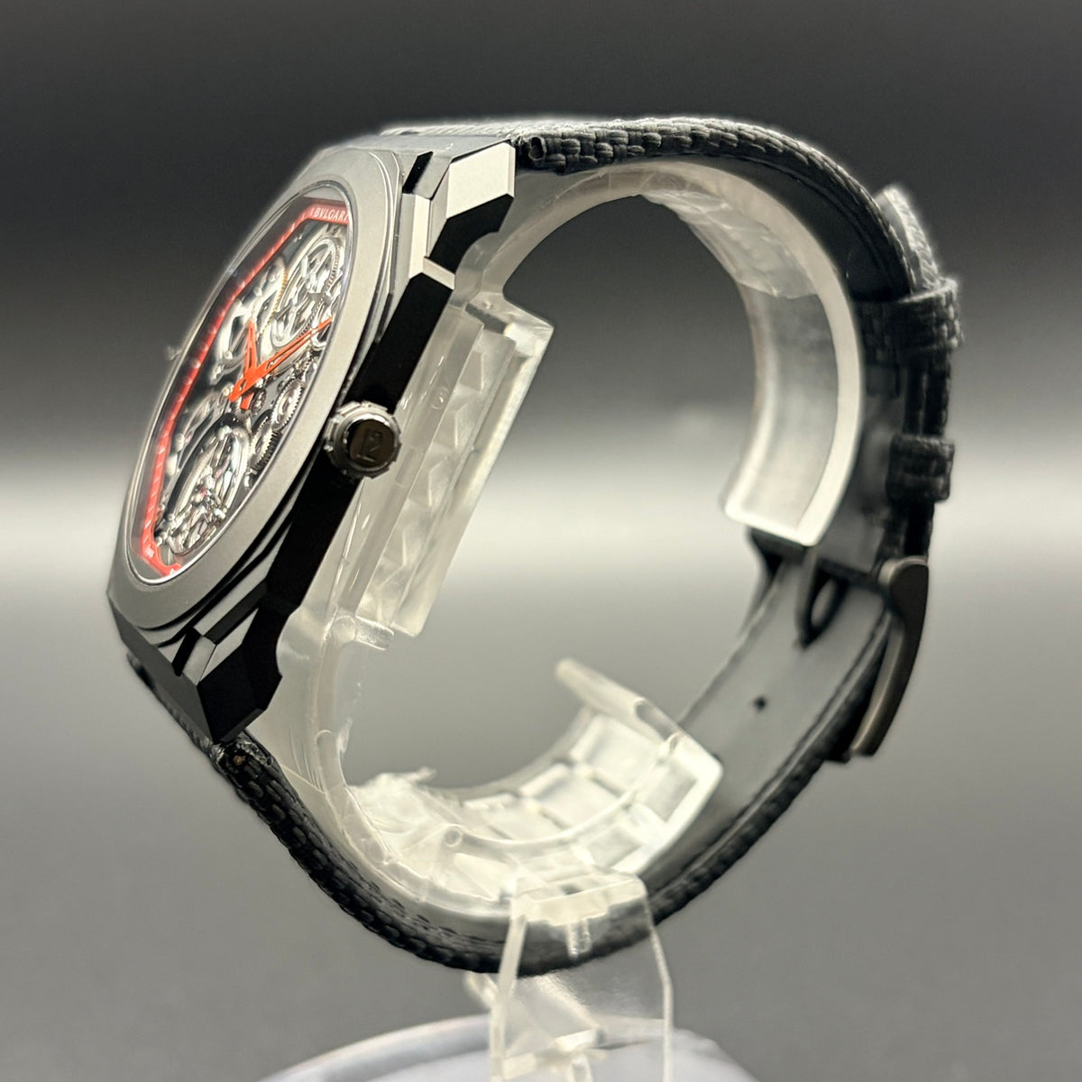 BVLGARI ブルガリ オクト フィニッシモ トゥールビヨン スケルトンブラック&レッド 103535